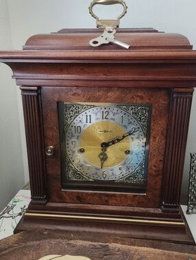 Vtg Howard Miller Colonial Mantel Clock- German 1050-020 Movement 1980
